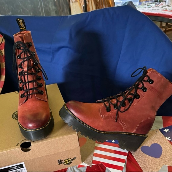 NEW Dr. Martens Leona BRICK RED ☄️- EU 41 / US Woman’s 9 9.5 10 - Picture 4 of 6